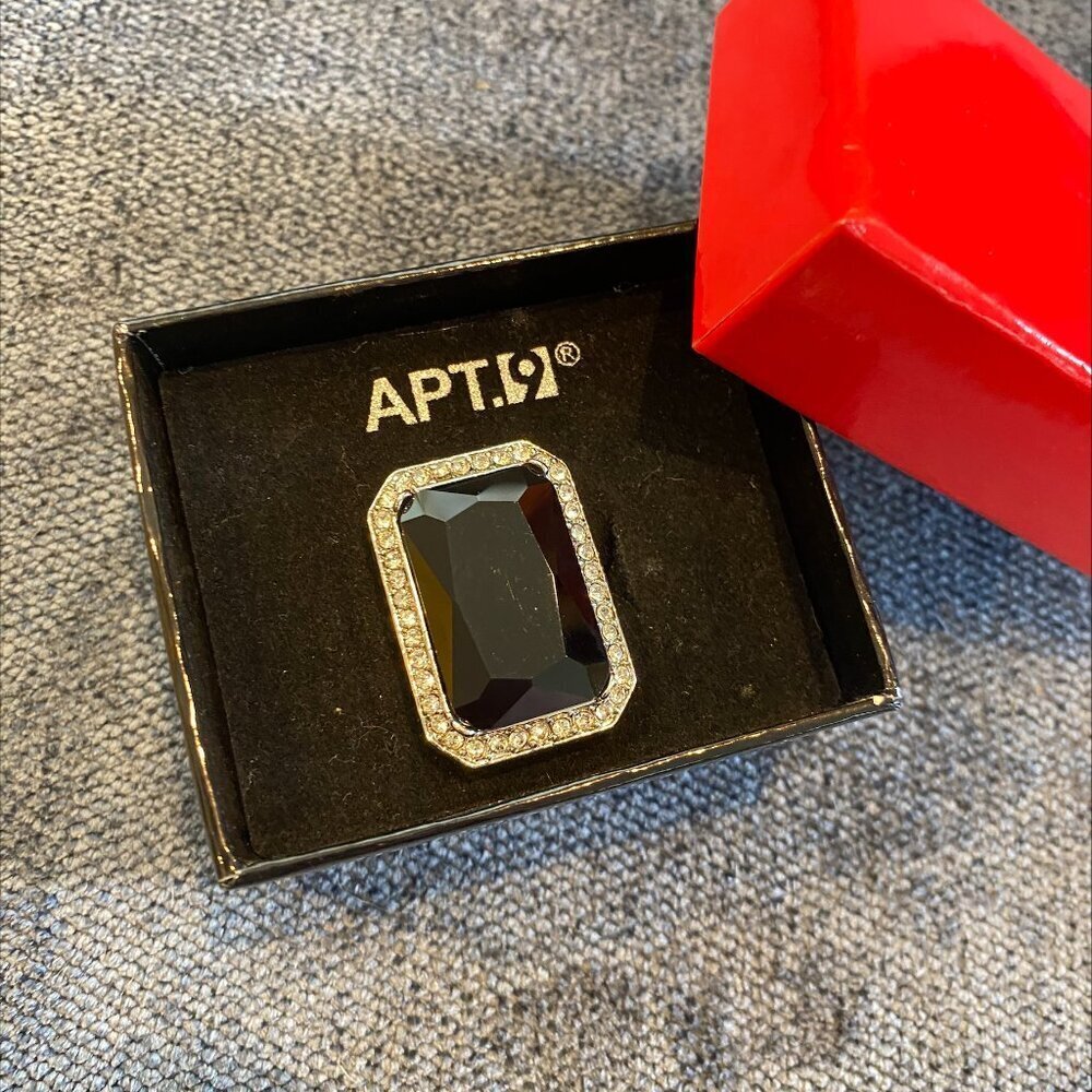 NWT Stunning Ebony Gem Fashion Ring from Apt. 9.